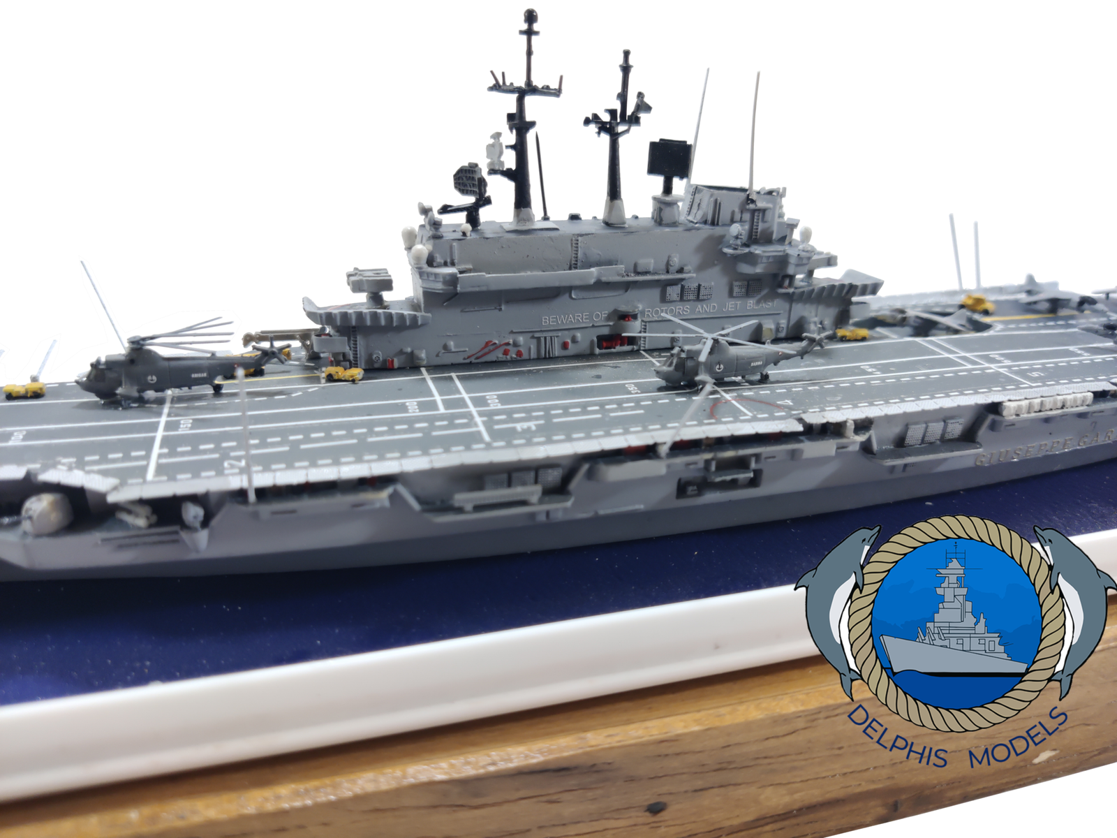 Scritta “Beware of rotor and jet blast” sul ponte della Garibaldi 1:700.